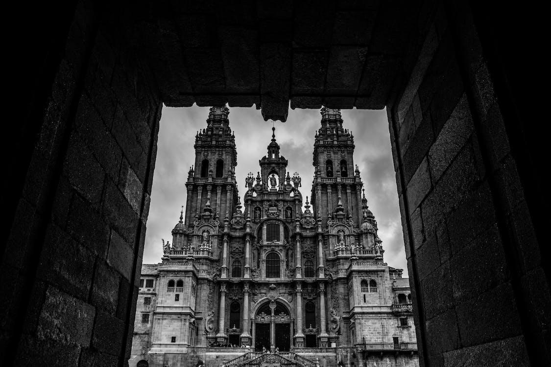 Explorando la Magia de Santiago de Compostela: Una Semana de Encanto Gallego